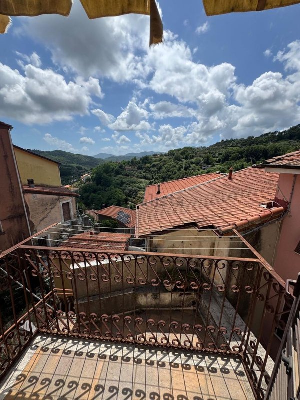 appartamento in vendita a Follo