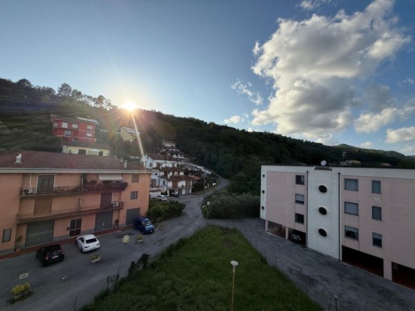 appartamento in vendita a Follo