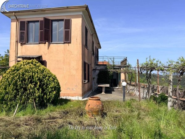 casa indipendente in vendita a Follo