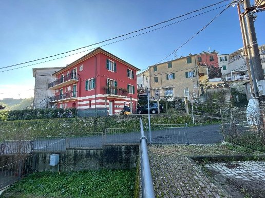 appartamento in vendita a Follo in zona Piano di Follo