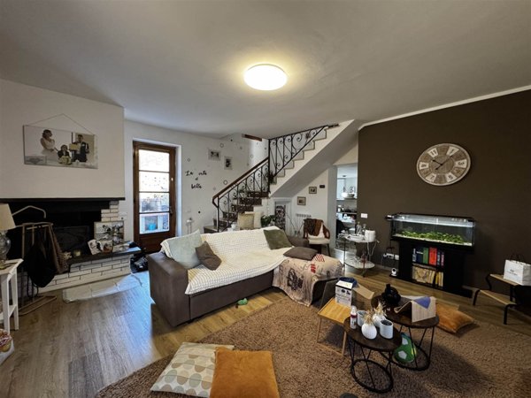 villa in vendita a Follo in zona Piano di Follo