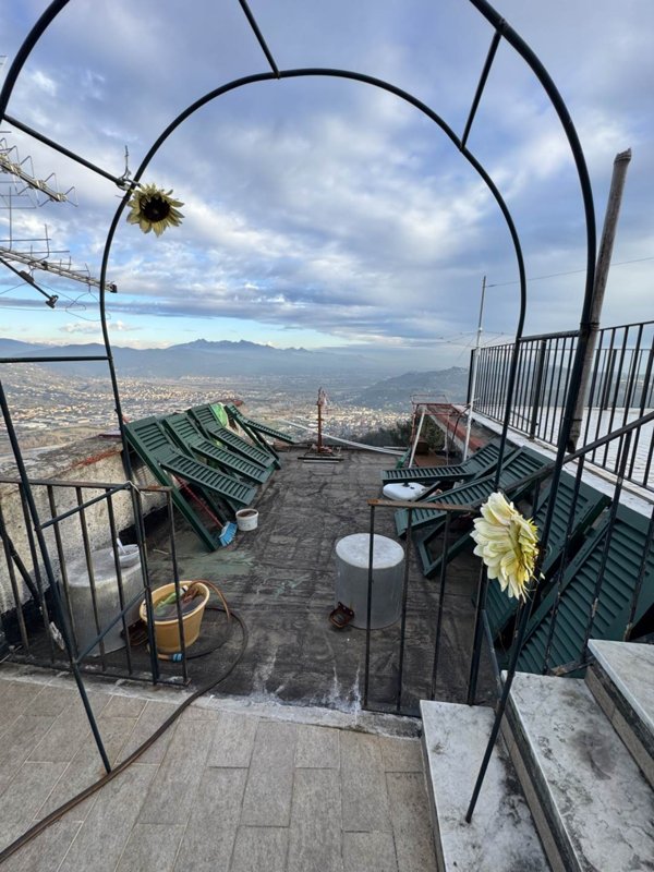 casa indipendente in vendita a Follo in zona Follo Alto