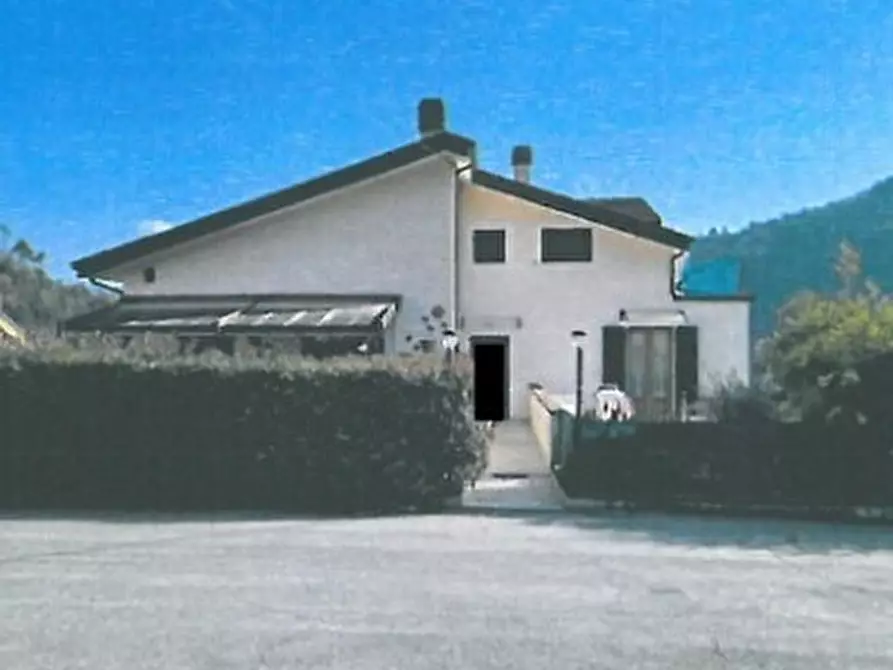 appartamento in vendita a Follo