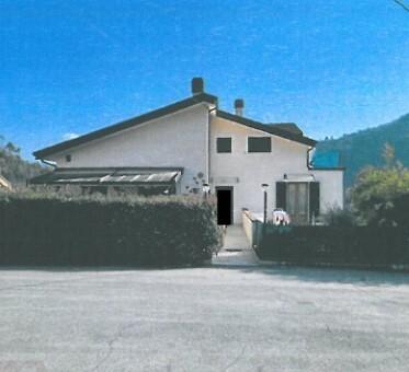 appartamento in vendita a Follo in zona Bastremoli
