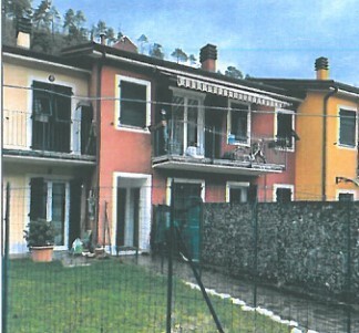 appartamento in vendita a Follo