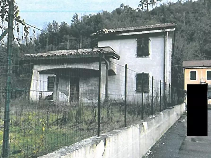 casa indipendente in vendita a Follo