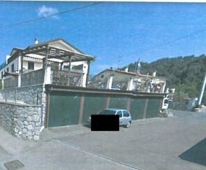 locale di sgombero in vendita a Follo