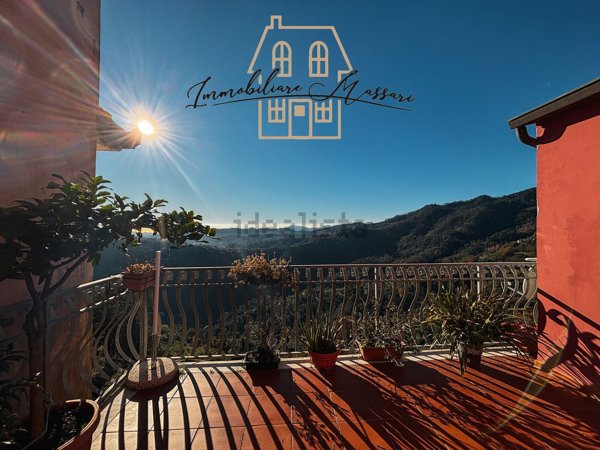 appartamento in vendita a Follo in zona Tivegna