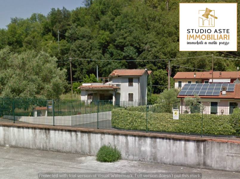 casa indipendente in vendita a Follo