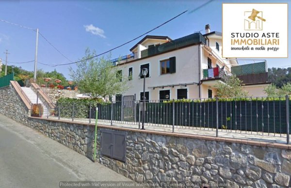 appartamento in vendita a Follo