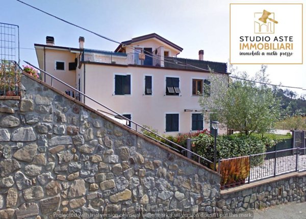 appartamento in vendita a Follo