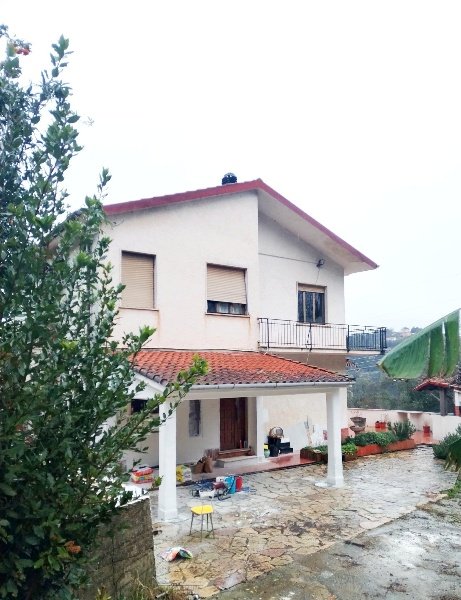 casa indipendente in vendita a Follo in zona Sorbolo