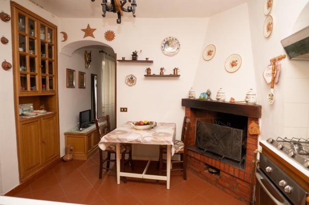 appartamento in vendita a Follo in zona Tivegna