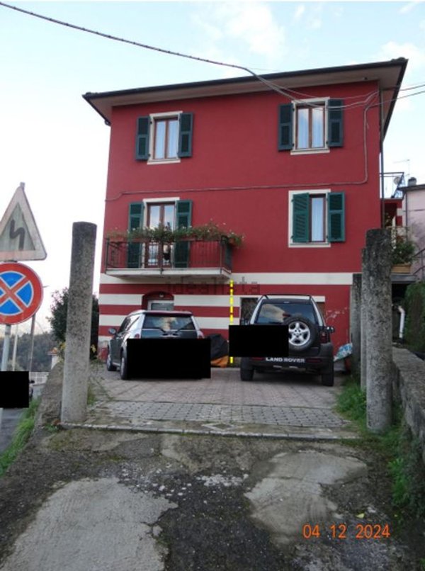 appartamento in vendita a Follo in zona Bastremoli