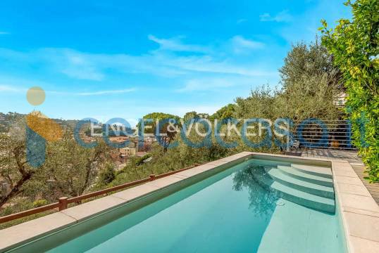 casa indipendente in vendita a Follo