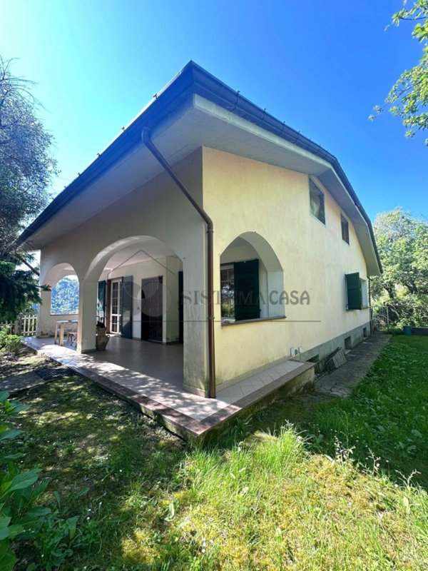 casa indipendente in vendita a Follo in zona Tivegna