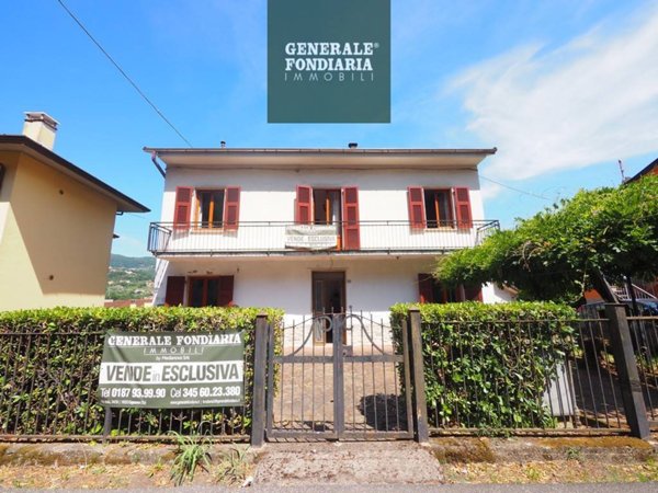casa indipendente in vendita a Follo in zona Piana Battolla
