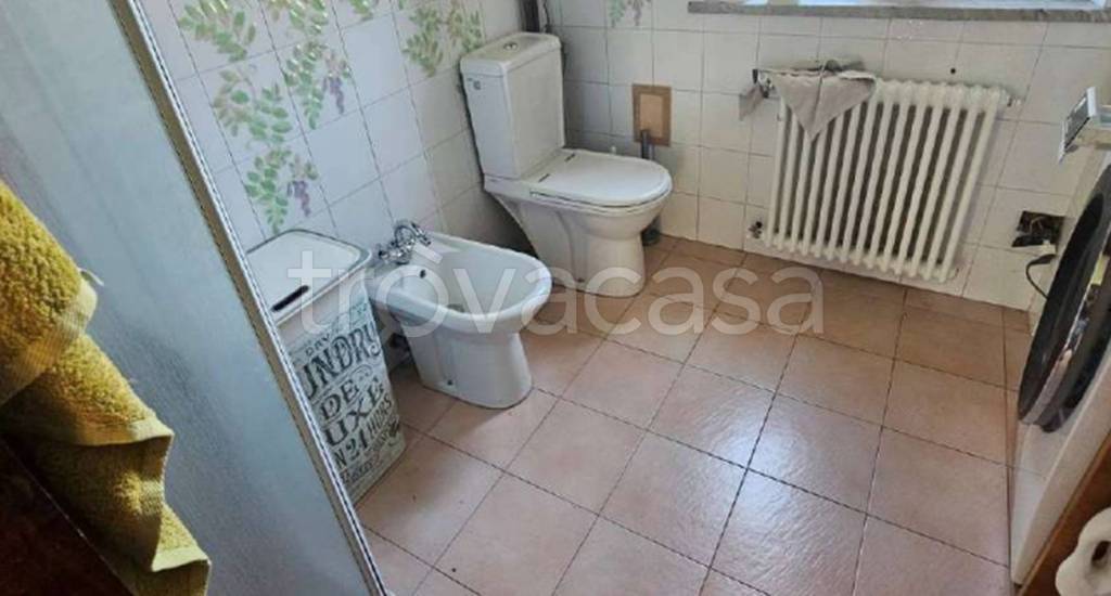 casa indipendente in vendita a Follo in zona Piana Battolla