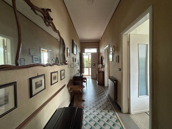 casa indipendente in vendita a Follo