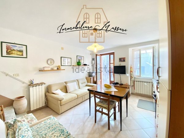 appartamento in vendita a Follo in zona Bastremoli