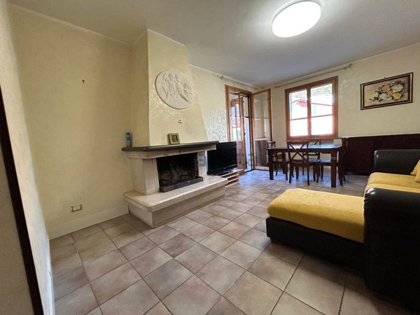 appartamento in vendita a Follo in zona Piana Battolla