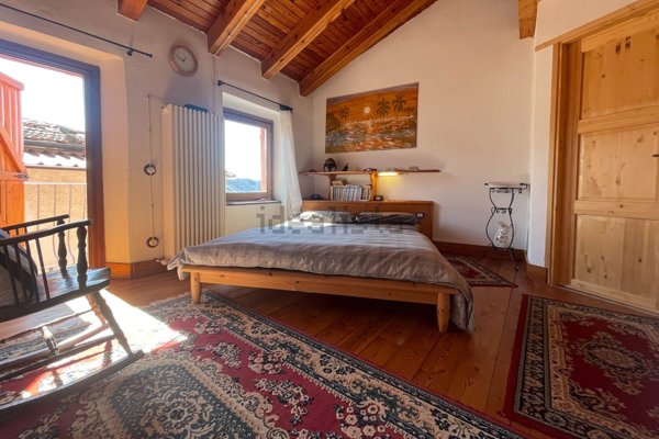 casa indipendente in vendita a Follo