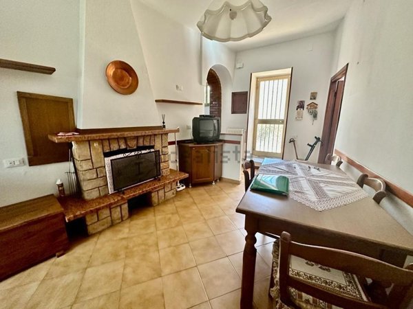 casa indipendente in vendita a Follo