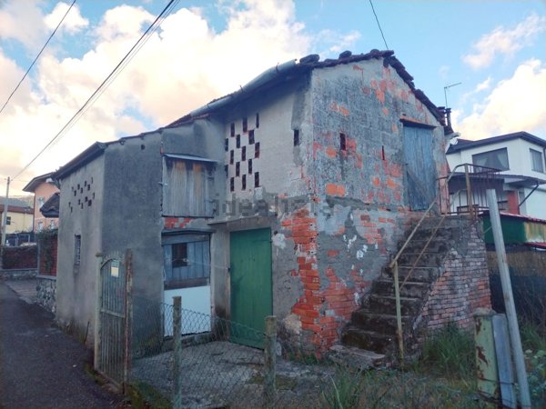 appartamento in vendita a Follo in zona Piana Battolla