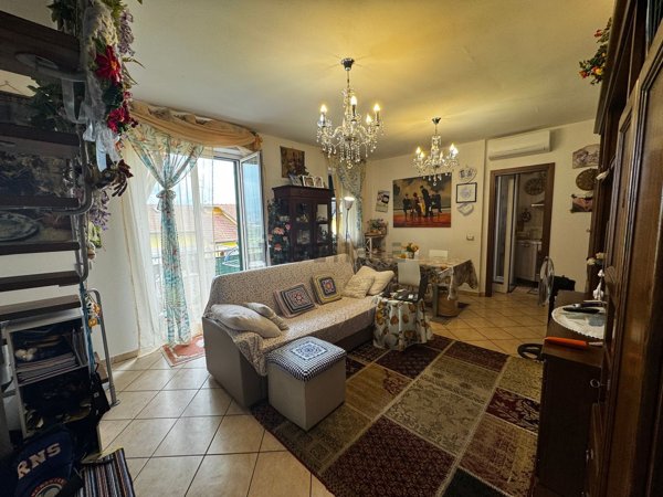 appartamento in vendita a Follo