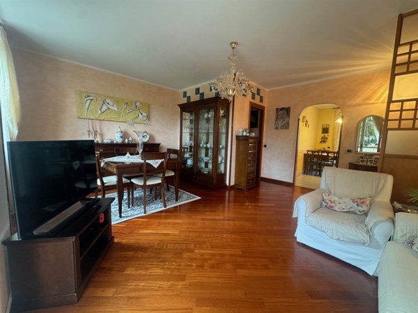 appartamento in vendita a Follo