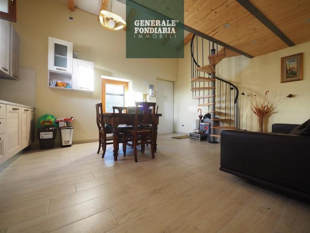 appartamento in vendita a Follo in zona Bastremoli