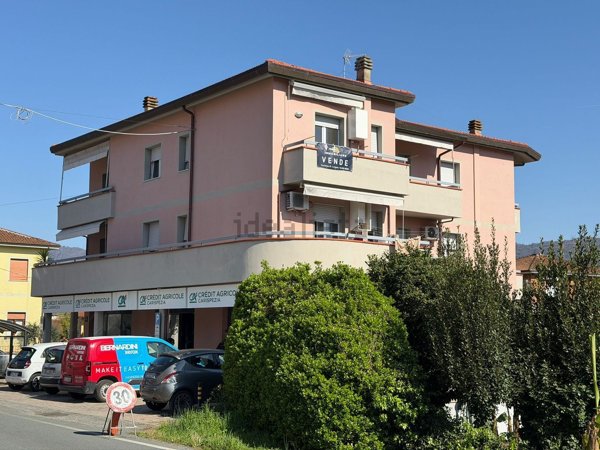 appartamento in vendita a Follo