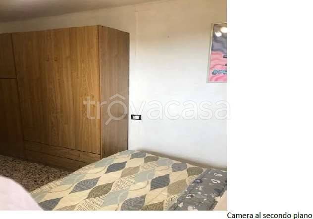 appartamento in vendita a Follo in zona Carnea