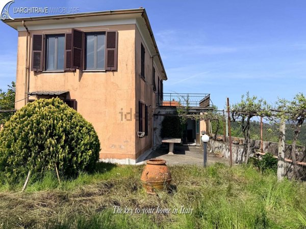 casa indipendente in vendita a Follo