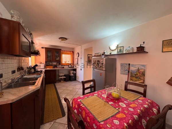 casa indipendente in vendita a Follo in zona Follo Alto