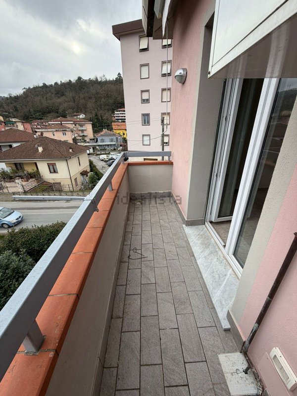 appartamento in vendita a Follo