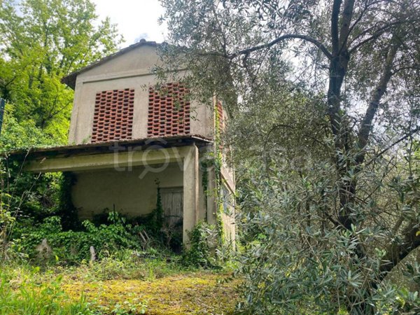 casa indipendente in vendita a Follo in zona Tivegna