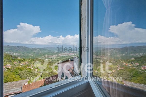 appartamento in vendita a Follo in zona Tivegna