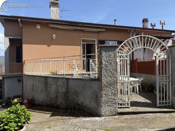 pentavano in vendita a Follo