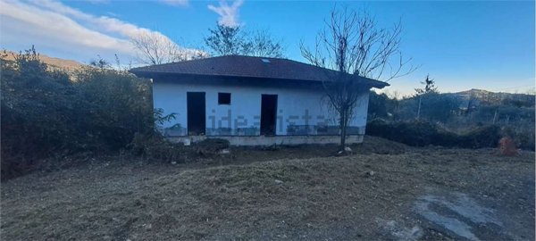 appartamento in vendita a Follo in zona Piano di Follo