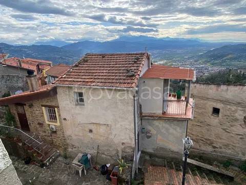 casa indipendente in vendita a Follo in zona Follo Alto