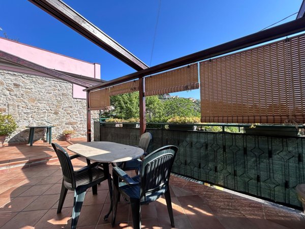 casa indipendente in vendita a Follo in zona Follo Alto