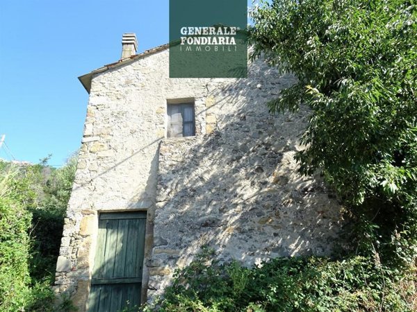 casa indipendente in vendita a Follo