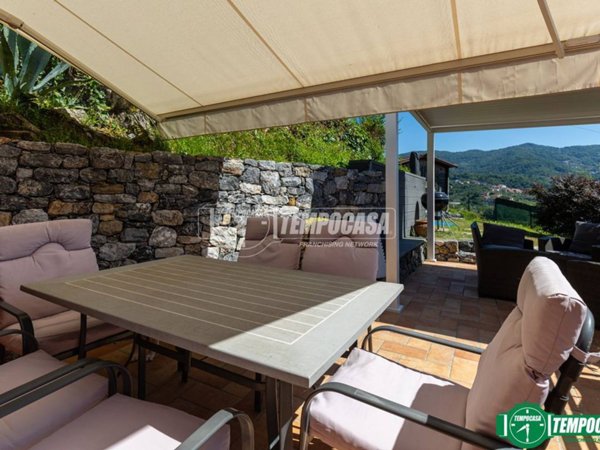 casa indipendente in vendita a Follo