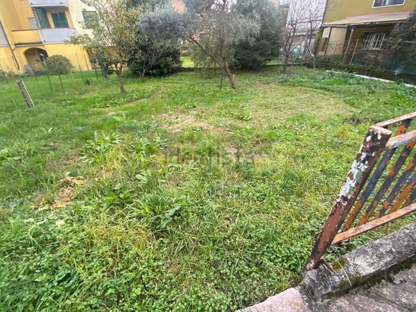 casa indipendente in vendita a Follo