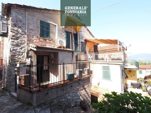 appartamento in vendita a Follo in zona Bastremoli