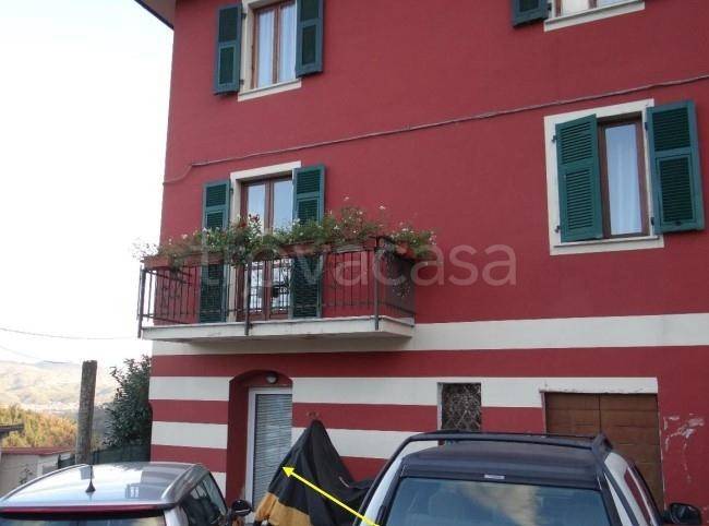 appartamento in vendita a Follo in zona Bastremoli