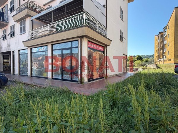 locale commerciale in vendita a Follo in zona Piano di Follo