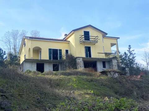intera palazzina in vendita a Follo