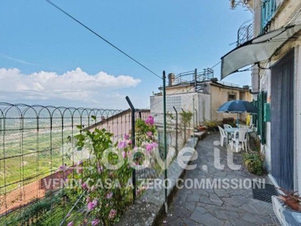 appartamento in vendita a Follo in zona Tivegna